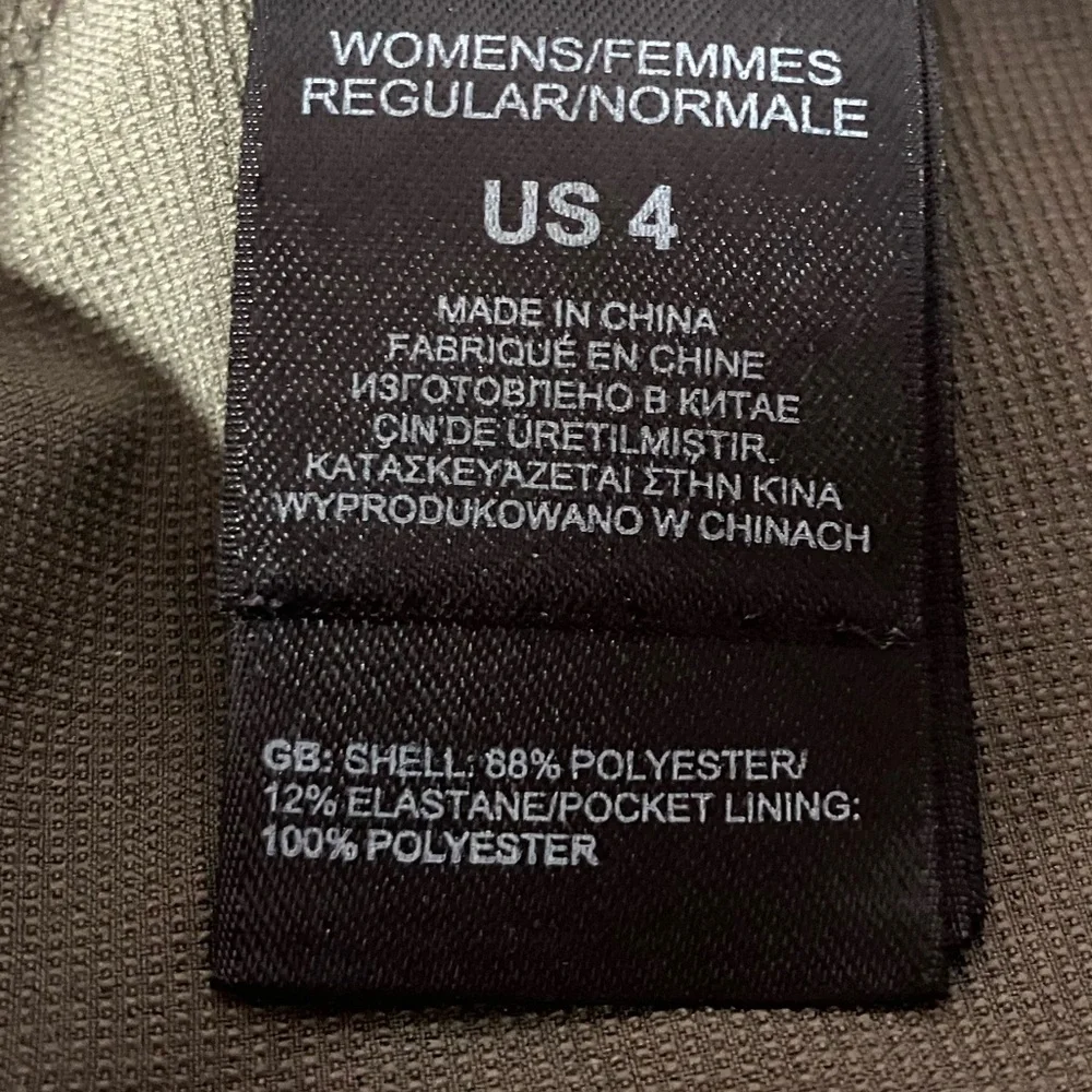 The North Face Cargo Shorts- Women's 4